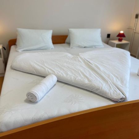 Pingvin Cukraszda Apartman Felso Szint Balatonmáriafürdő Exterior foto