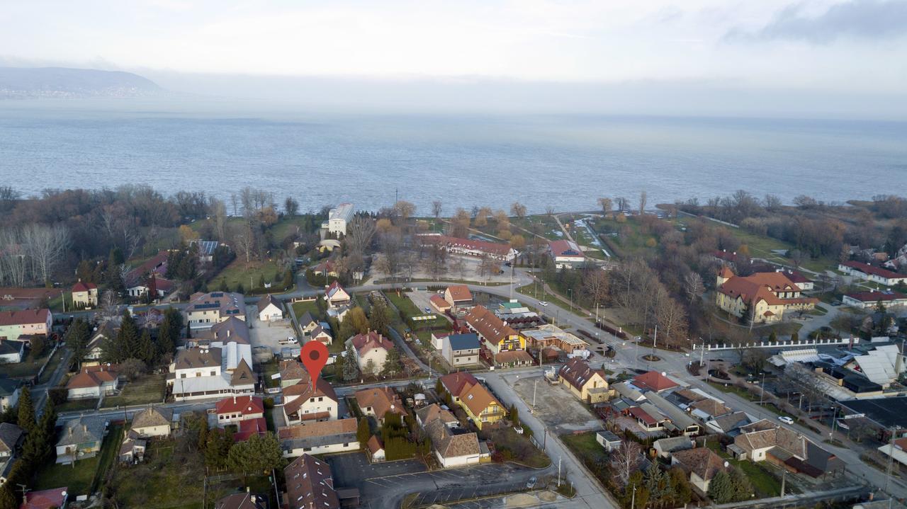 Pingvin Cukraszda Apartman Felso Szint Balatonmáriafürdő Exterior foto